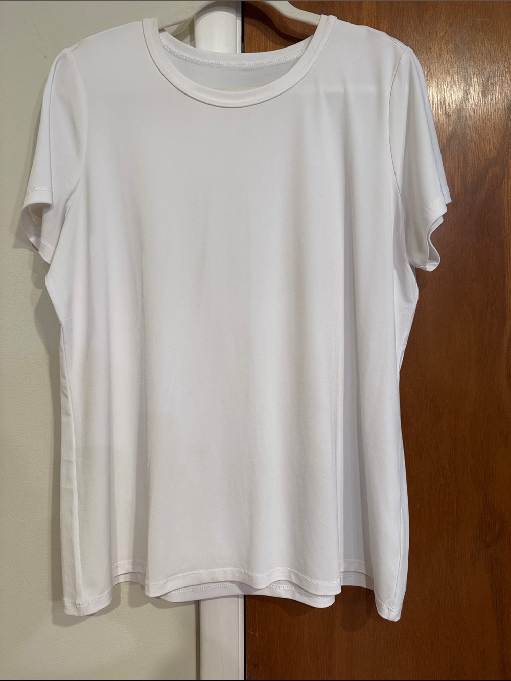 Susan Graver White Short Sleeve Crew Neck Tee